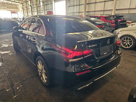 MERCEDES BENZ A220