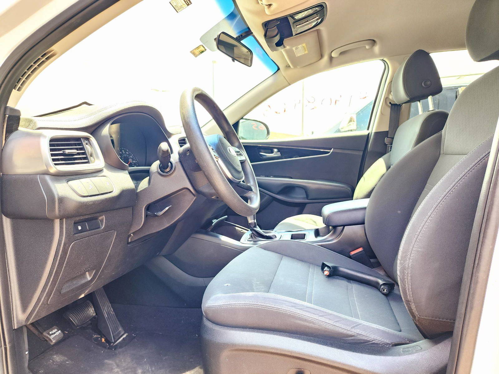 2019 KIA SORENTO — 95537 Miles — Lot 9KG552847 — Souq - Marhaba Auctions Used Cars - Image 8