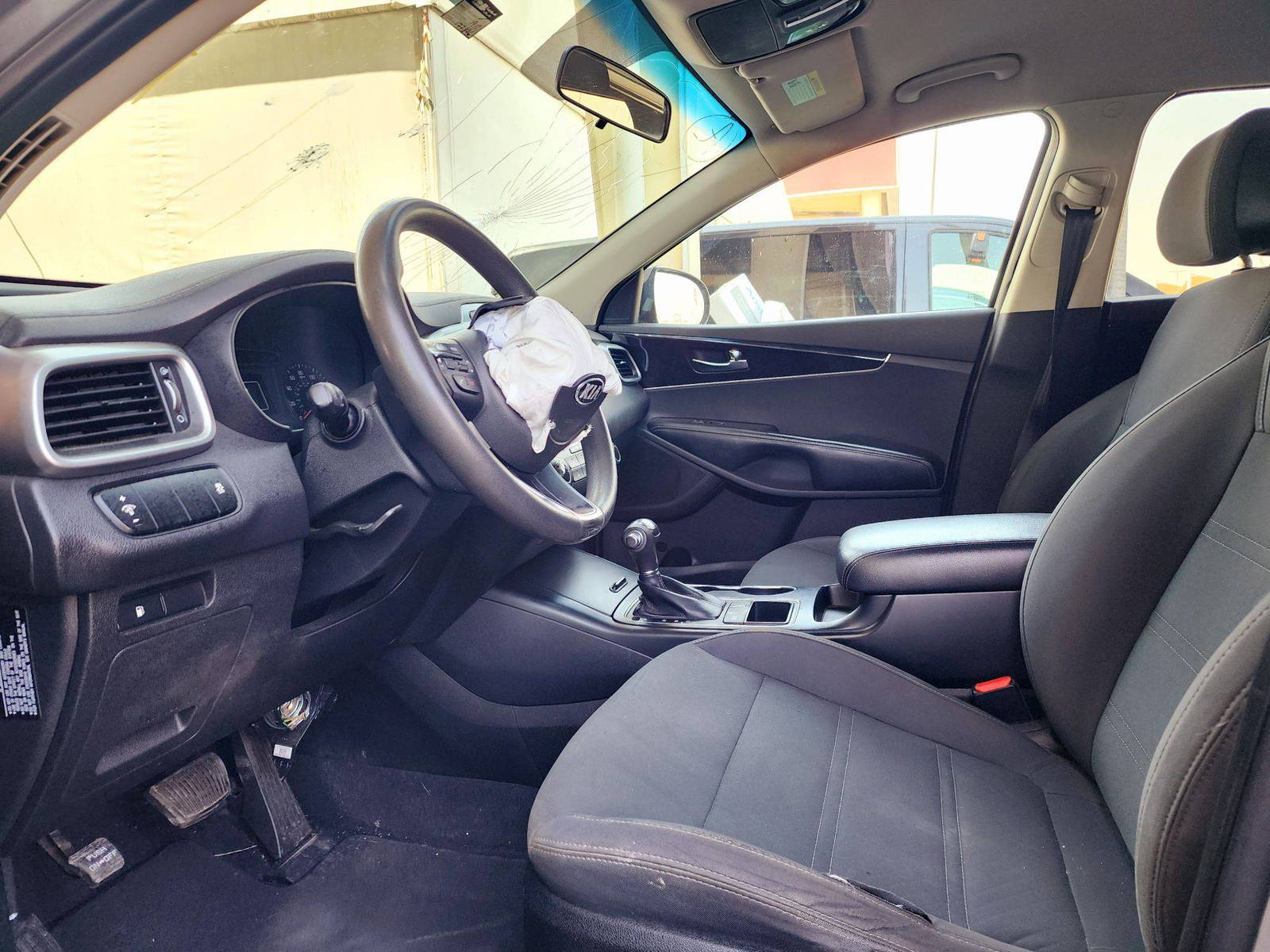 2016 KIA SORENTO — 177896 Miles — Lot 9GG124363 — Souq - Marhaba Auctions Used Cars - Image 8