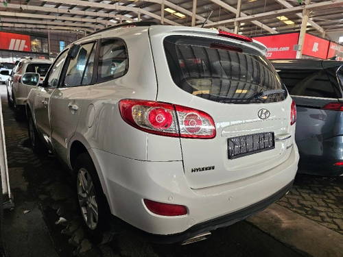 2011 HYUNDAI SANTA FE at Marhaba Auctions