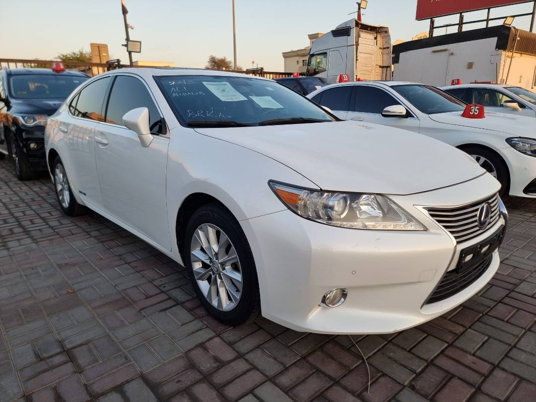 2013 LEXUS ES 300H — 63117 KM — Lot 2012624 — Main - Marhaba Auctions Used Cars - Image 3