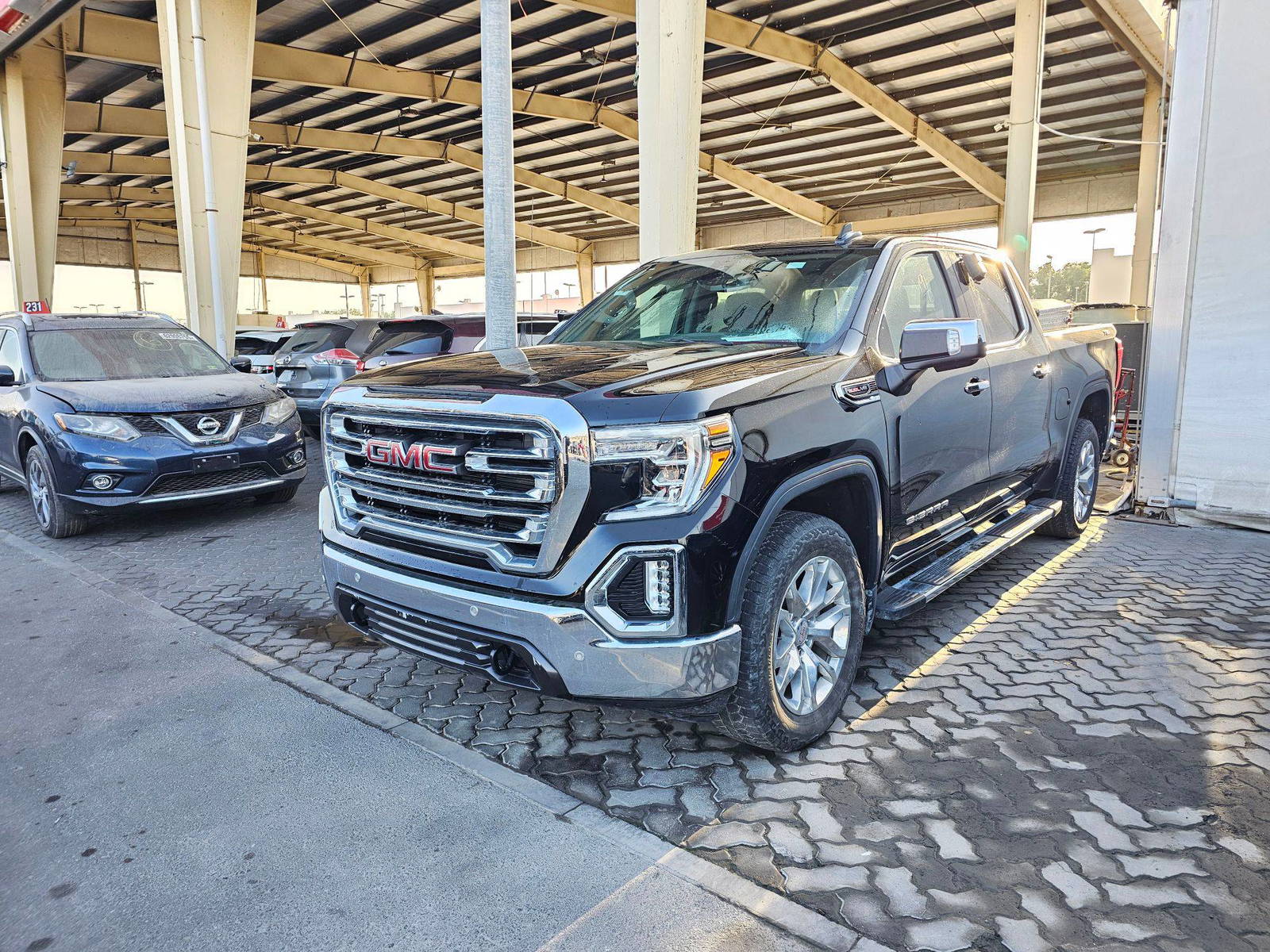 2022 GMC SIERRA — sold — 39017 Miles — Lot 4NG109307 — Souq - Marhaba Auctions Used Cars - Image 4