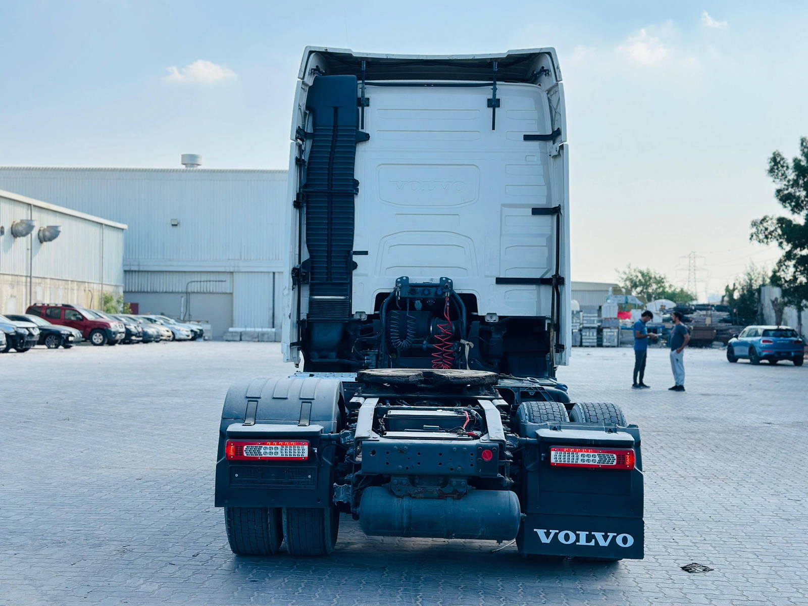 2015 VOLVO FH-Series — 1174646,8 KM — Lot FB739663 — Main - Marhaba Auctions Used Cars - Image 8