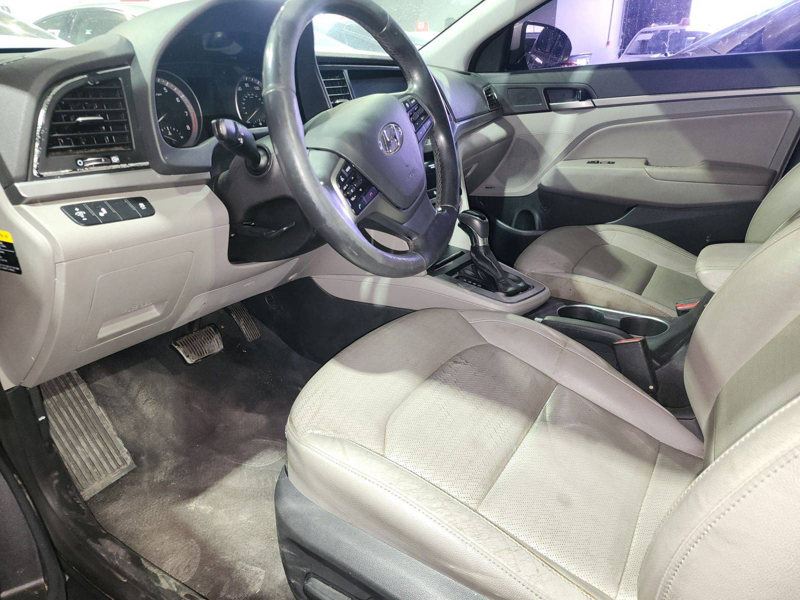 HYUNDAI ELANTRA 2017 - Marhaba Auction Used Cars - Image 9