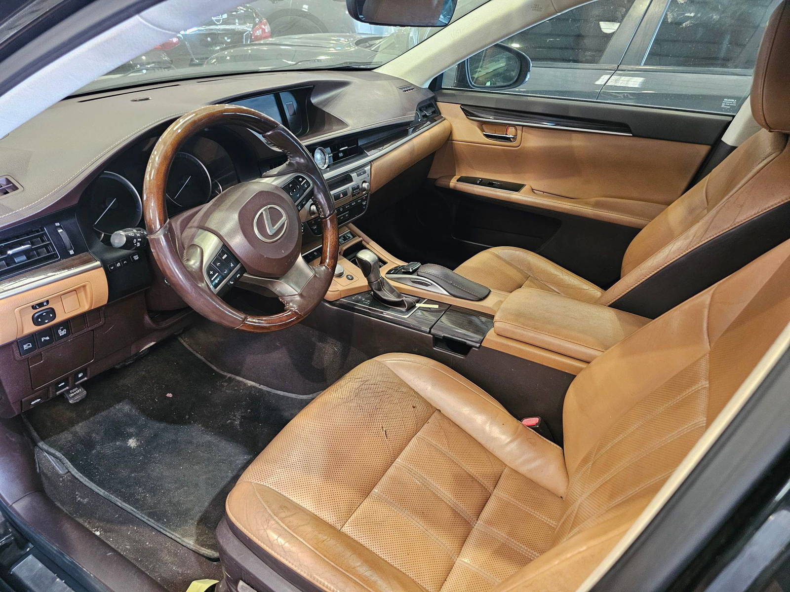 2016 LEXUS ES 350 — 131637 Miles — Lot U002914 — Main - Marhaba Auctions Used Cars - Image 8