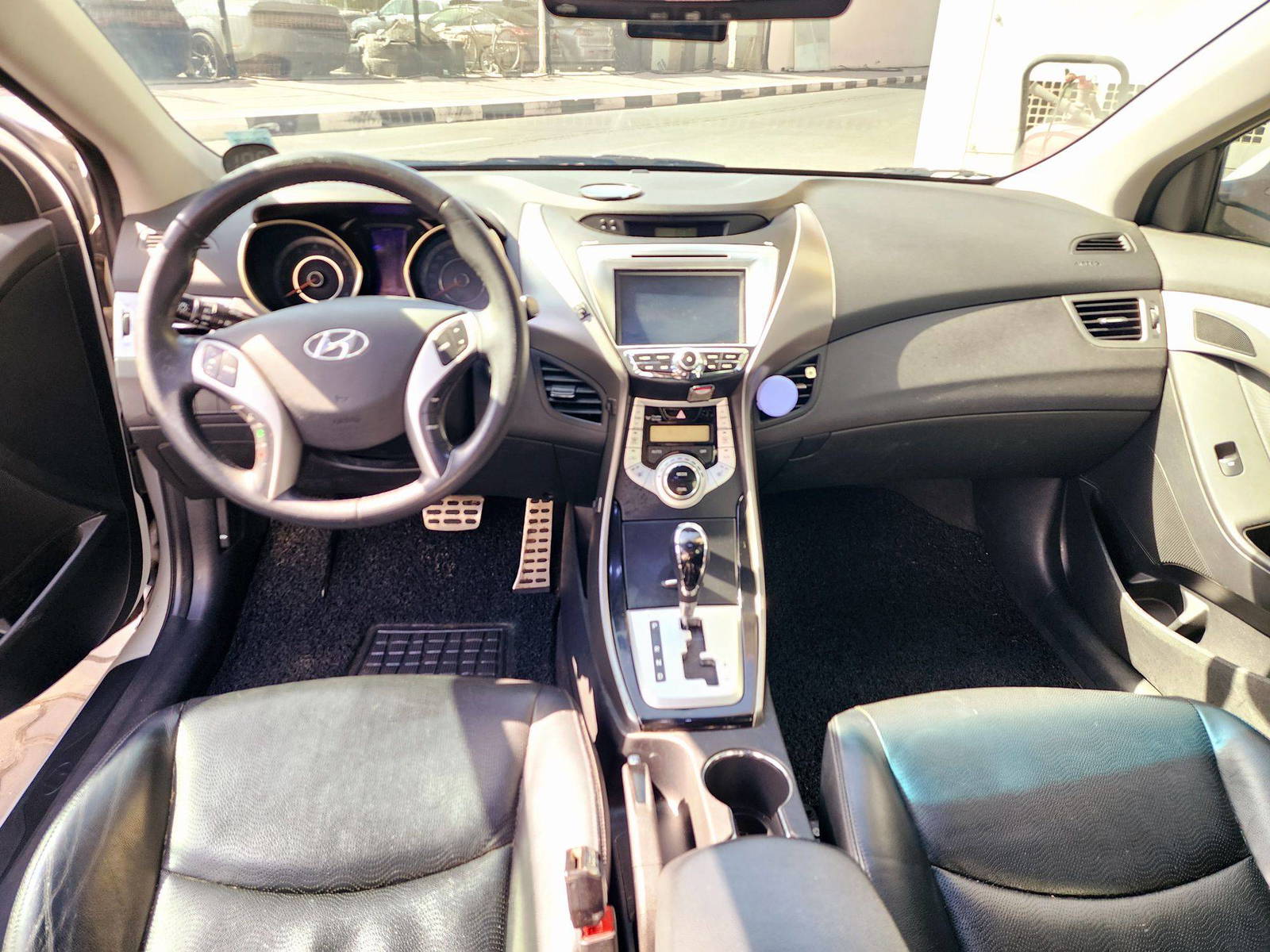 2011 HYUNDAI AVANTE — 117733 KM — Lot 017032 — Souq - Marhaba Auctions Used Cars - Image 7