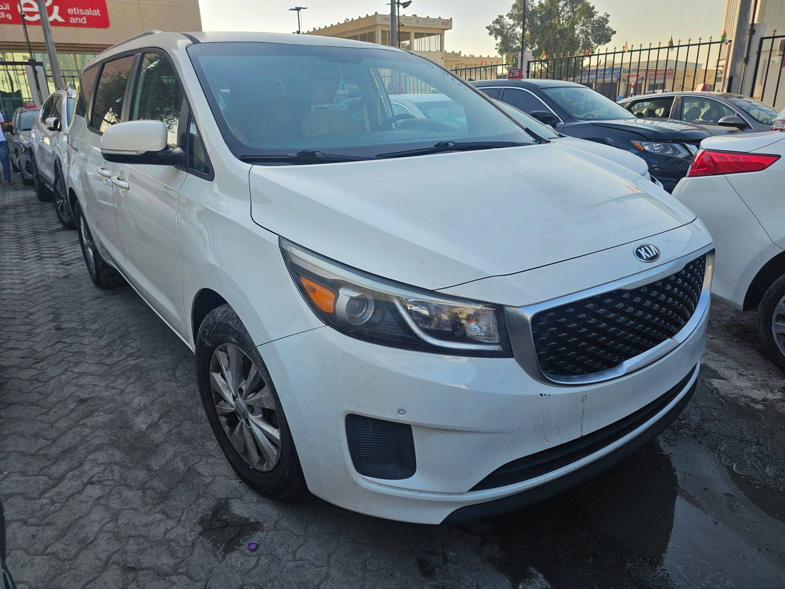 2017 KIA SEDONA — 133750 Miles — Lot H6320241 — Main - Marhaba Auctions Used Cars - Image 4