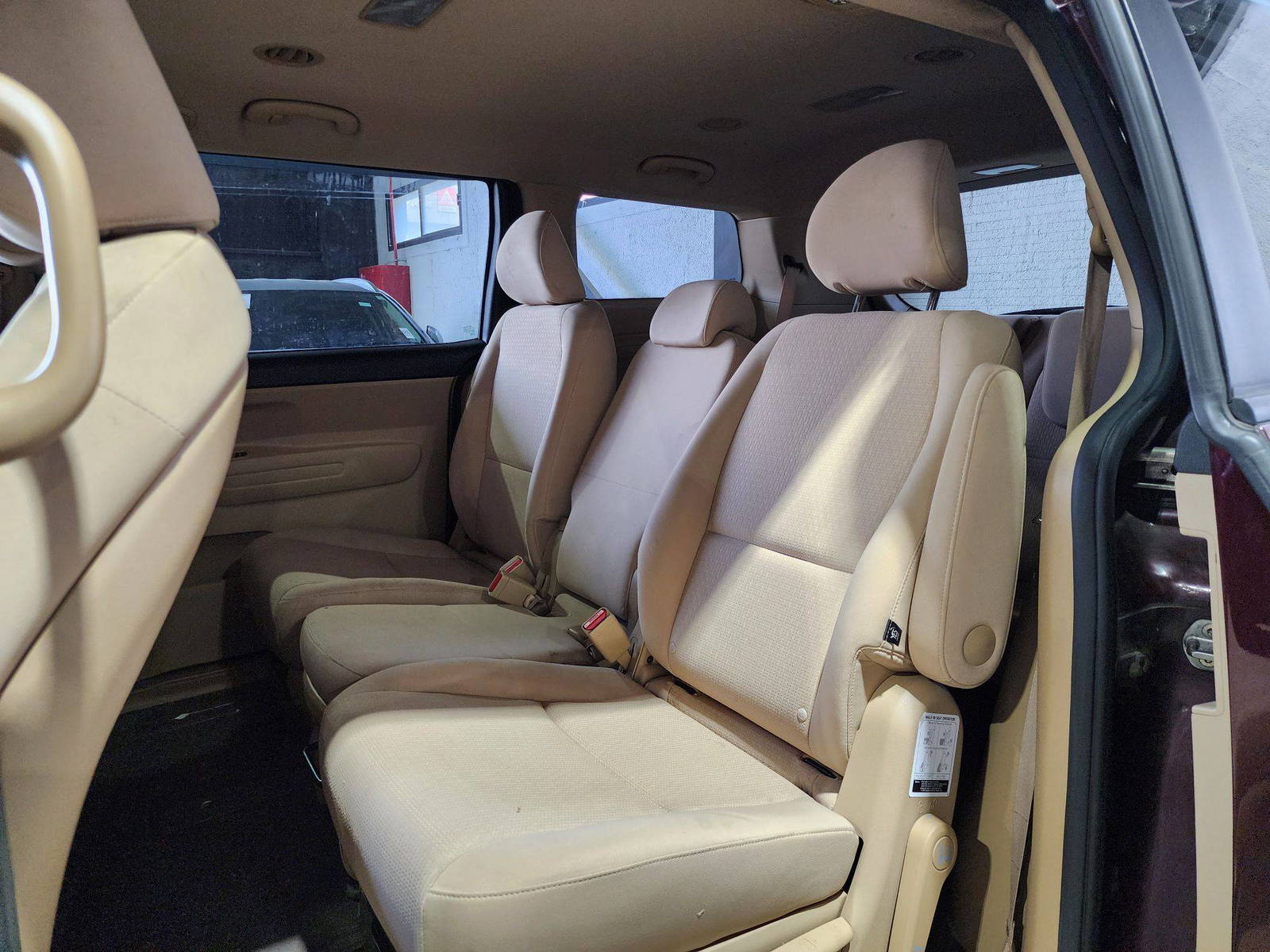 2016 KIA SEDONA — 178606 Miles — Lot 159789 — Al Quoz - Marhaba Auctions Used Cars - Image 7
