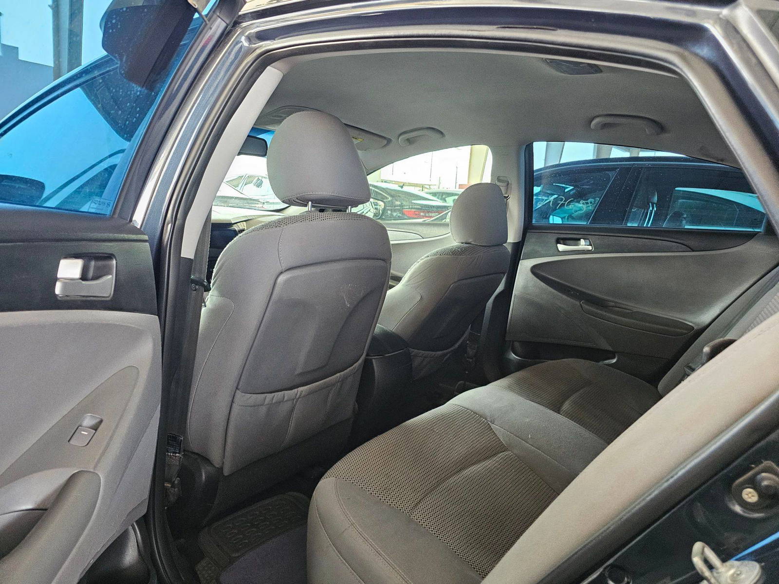 2011 HYUNDAI SONATA — 188724 Miles — Lot BH041778 — Souq - Marhaba Auctions Used Cars - Image 6