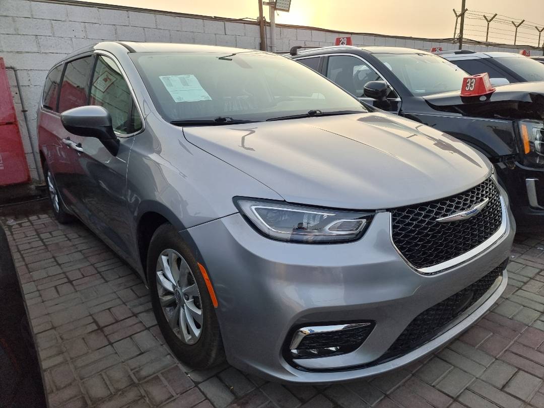 2018 CHRYSLER PACIFICA TOURING L — 120570 Miles — Lot 215478 — Ind. 12 - Marhaba Auctions Used Cars - Image 3