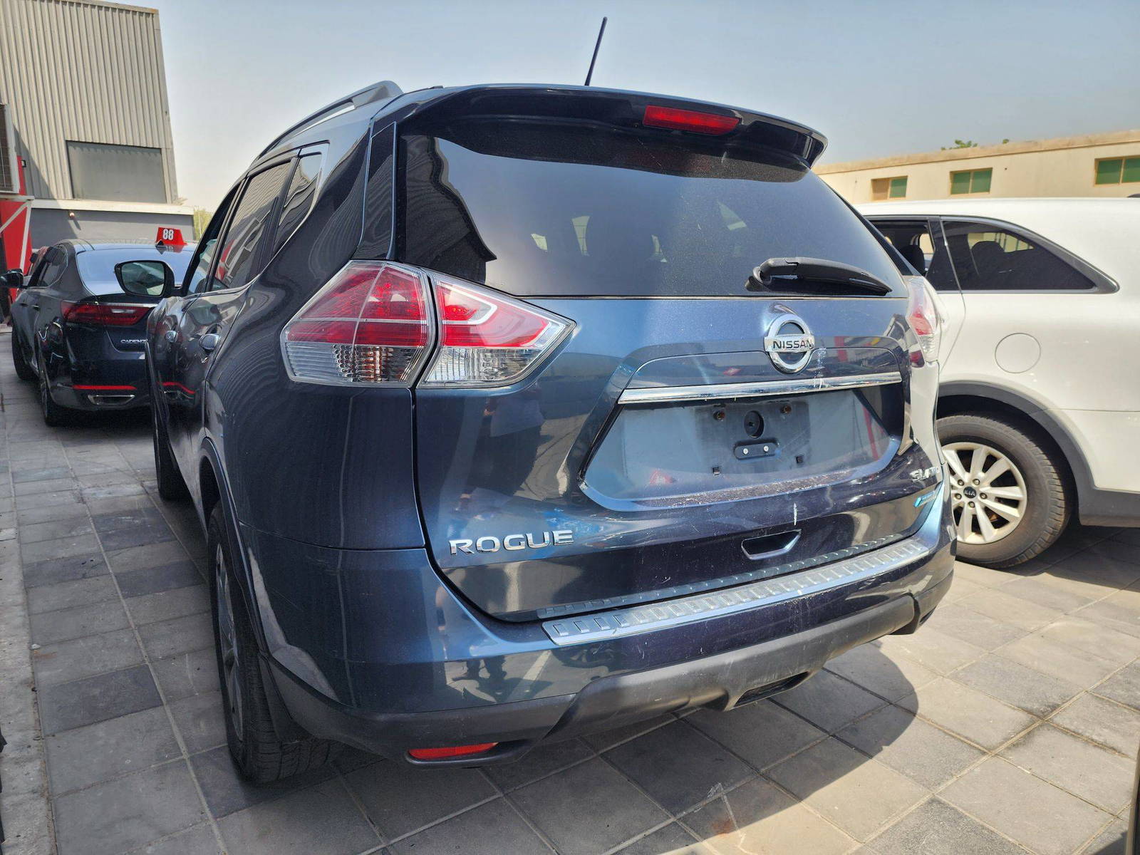 2014 NISSAN ROGUE — 154455 Miles — Lot XEC827535 — Al Quoz - Marhaba Auctions Used Cars - Image 5