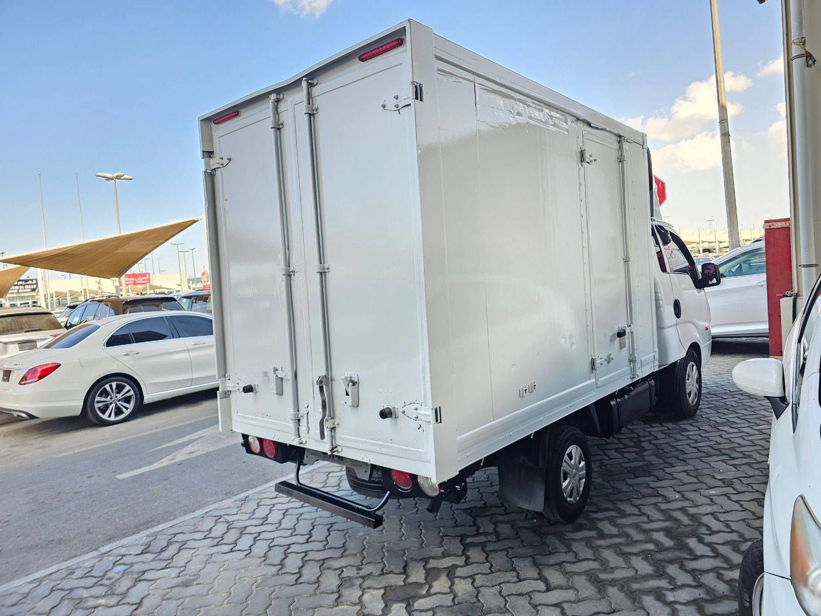 2019 KIA BONGO 3 — 244887 KM — Lot 305587 — Souq - Marhaba Auctions Used Cars - Image 4