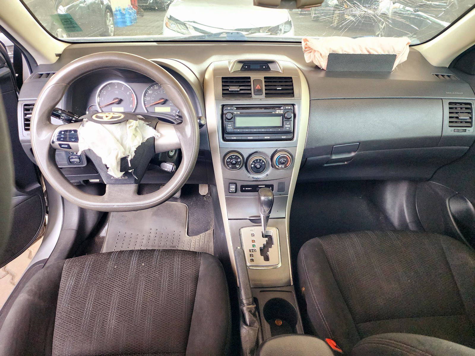 2012 TOYOTA COROLLA — 170652 Miles — Lot 87131774 — Souq - Marhaba Auctions Used Cars - Image 7
