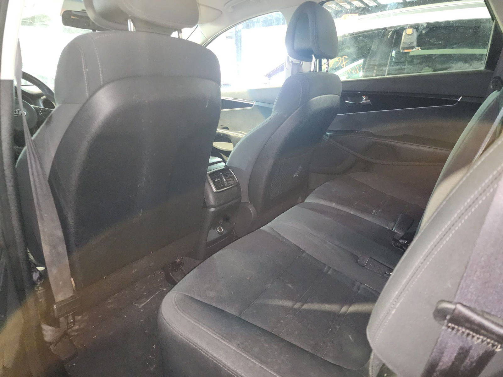 2016 KIA SORENTO — 124491 Miles — Lot 82502305 — Souq - Marhaba Auctions Used Cars - Image 7