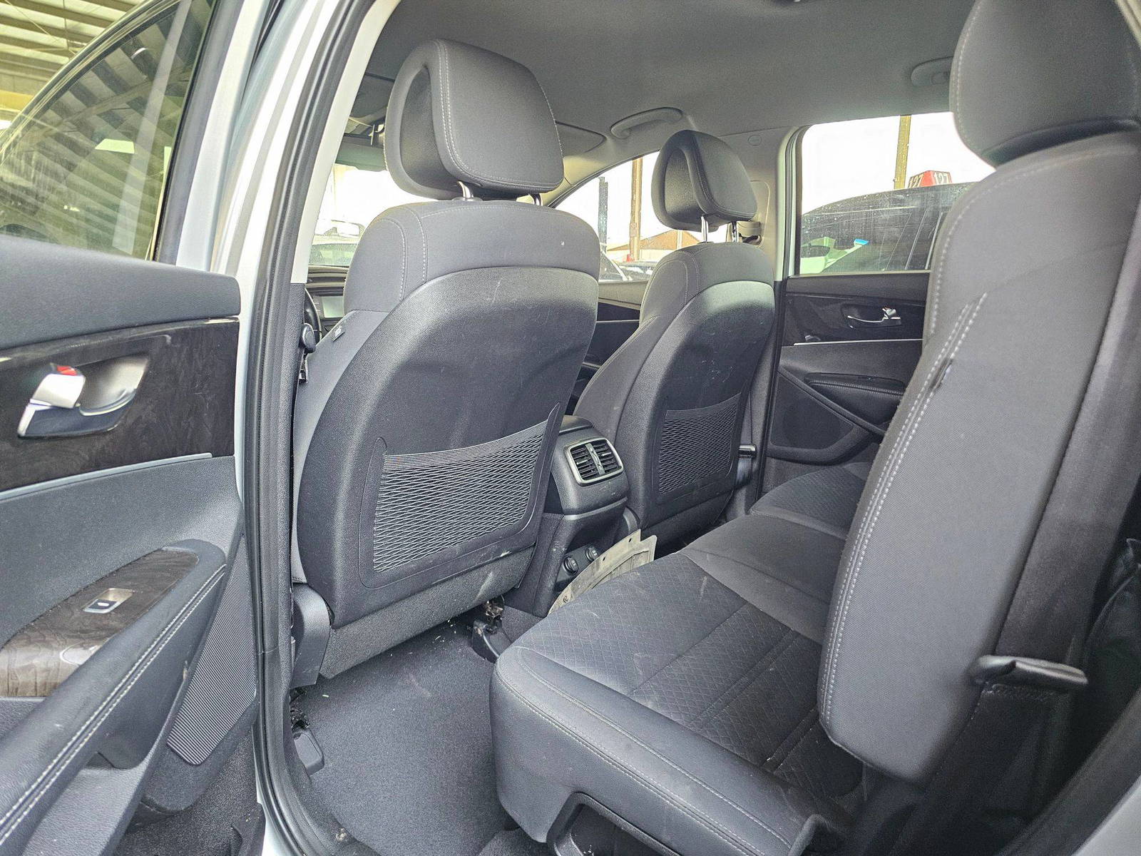 KIA SORENTO 2016 - Marhaba Auction Used Cars - Image 6