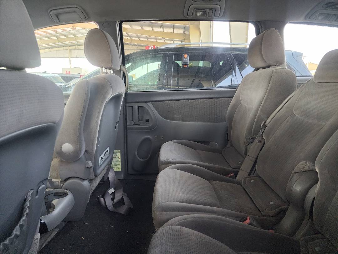 2005 TOYOTA SIENNA — 189918 Miles — Lot 32136 — Souq - Marhaba Auctions Used Cars - Image 8