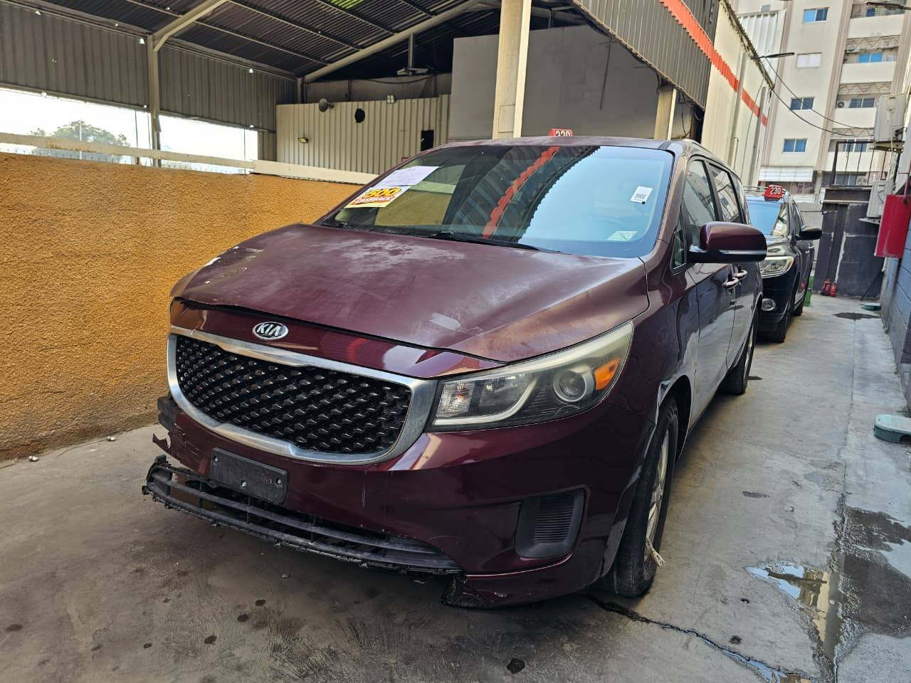 Kia Sedona 2015 view 2