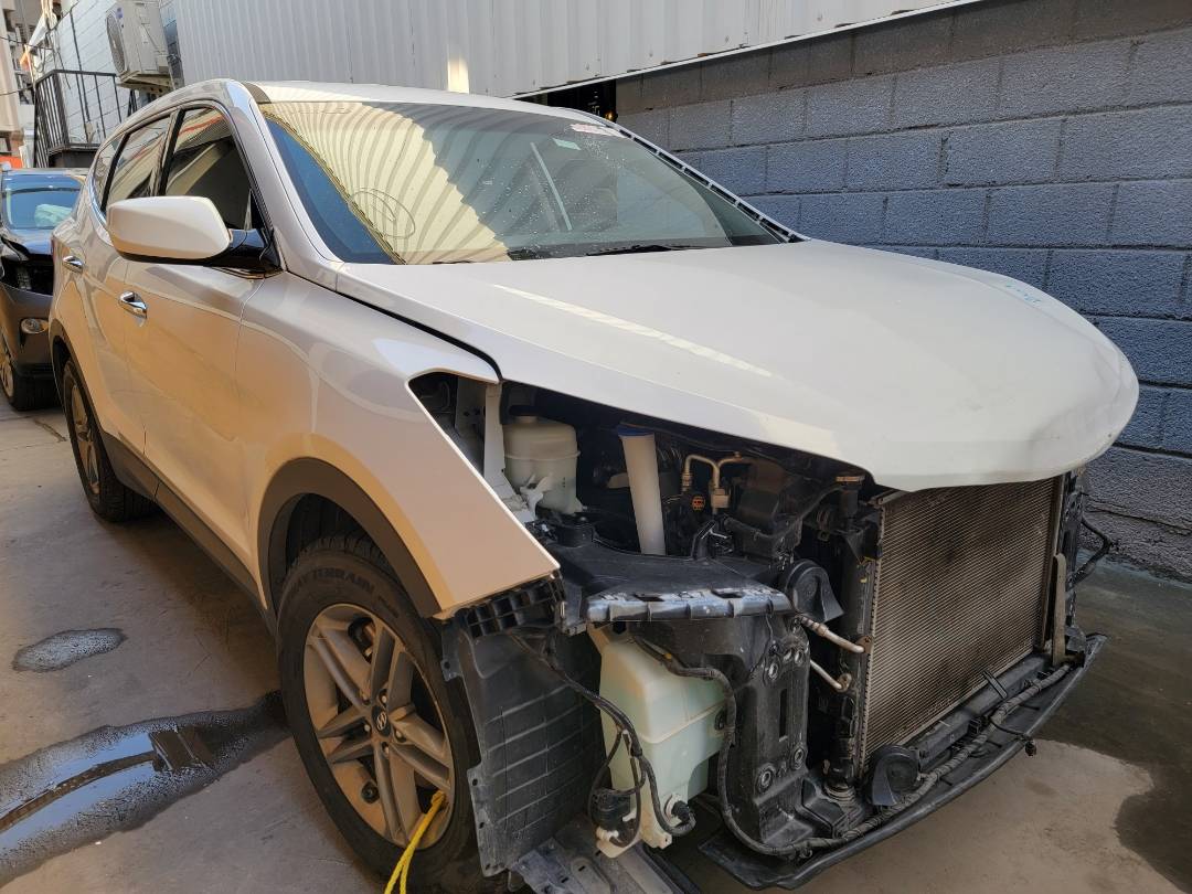 2017 HYUNDAI SANTA FE — 95296 Miles — Lot 86035 - Marhaba Auctions Used Cars - Image 5