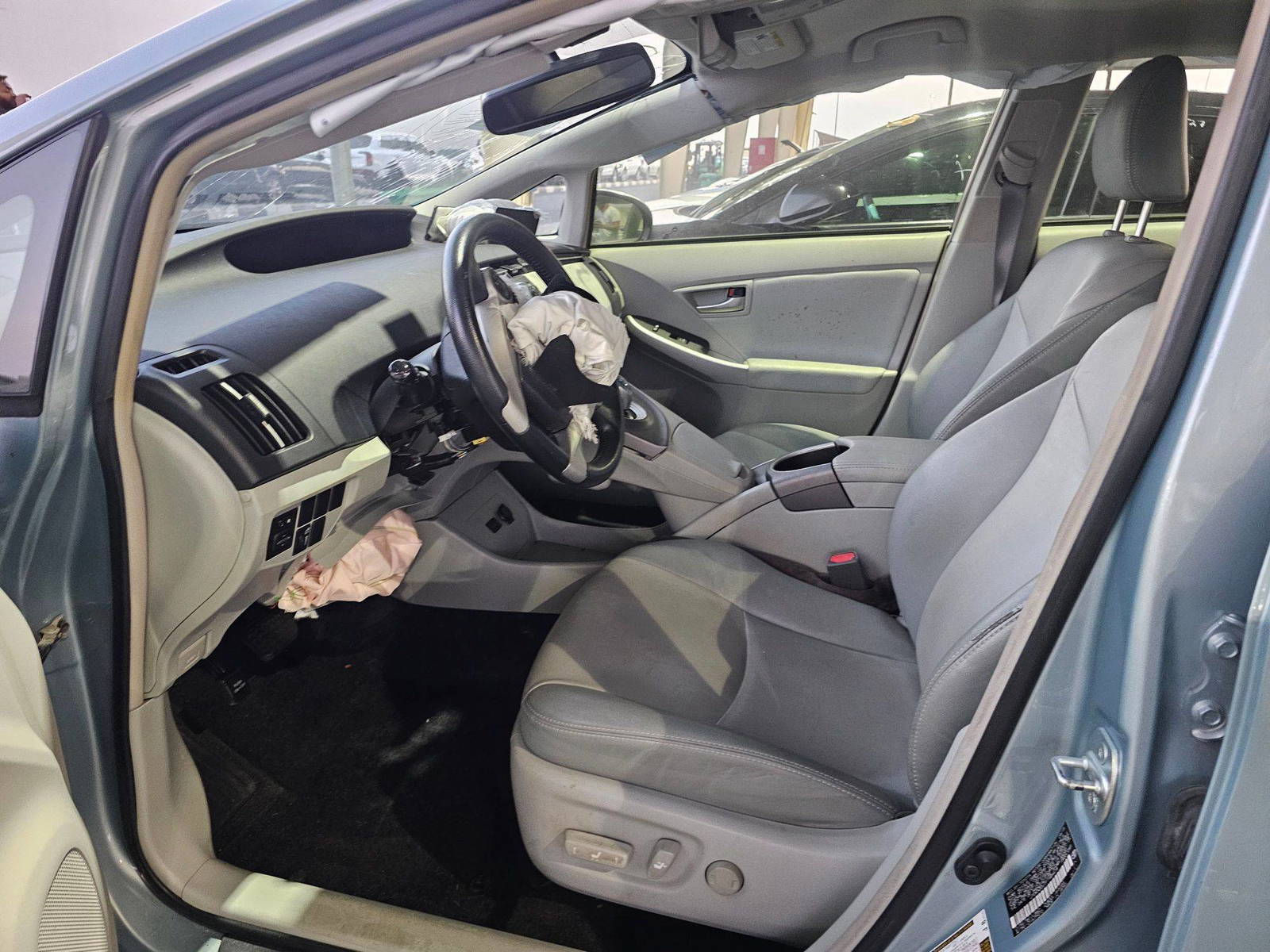 2015 TOYOTA PRIUS — 156826 Miles — Lot 1F1989678 — Souq - Marhaba Auctions Used Cars - Image 8