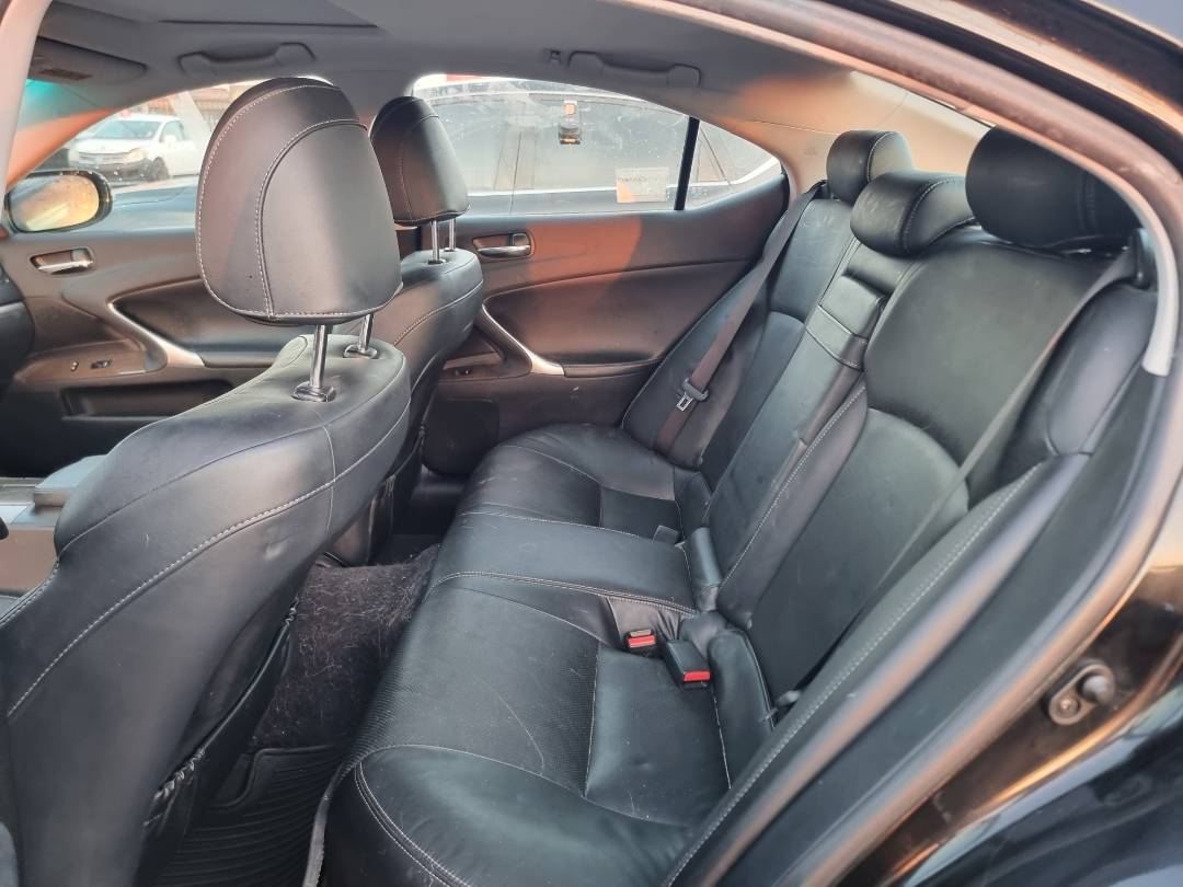 2011 LEXUS IS 250 — 187033 Miles — Lot 125478 — Souq - Marhaba Auctions Used Cars - Image 7