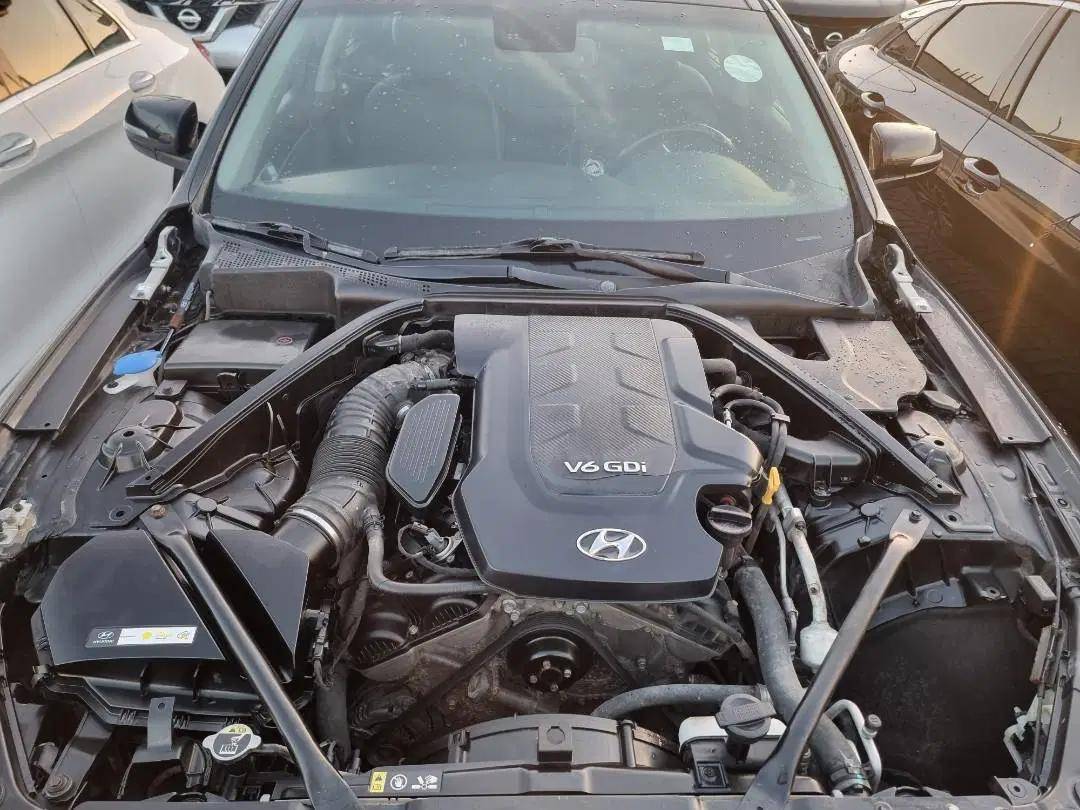 2015 HYUNDAI GENESIS — 184509 Miles — Lot 018111 — Ind. 12 - Marhaba Auctions Used Cars - Image 11