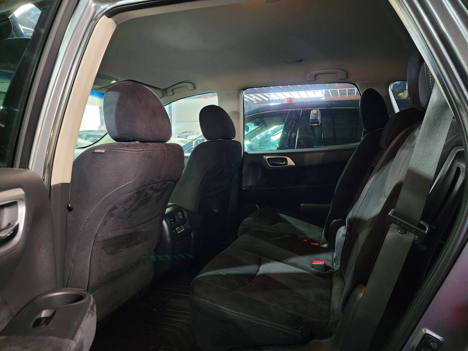 2015 NISSAN PATHFINDER — 160532 Miles — Lot 690054 — Al Quoz - Marhaba Auctions Used Cars - Image 7