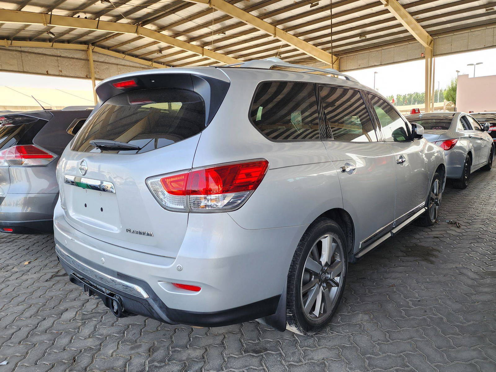2013 NISSAN PATHFINDER — 171774 Miles — Lot N5DC612187 — Souq - Marhaba Auctions Used Cars - Image 3