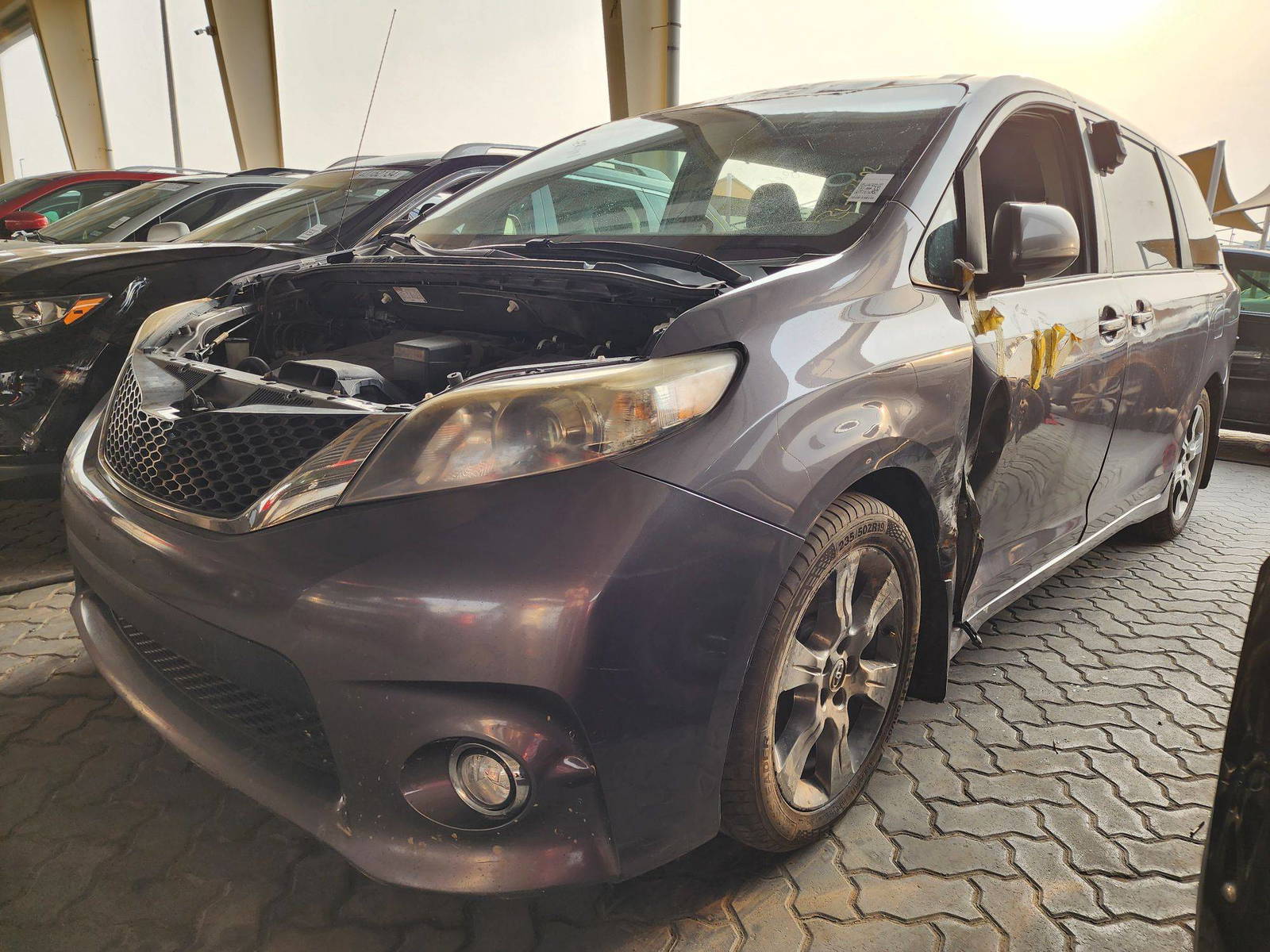 2012 TOYOTA SIENNA — 266982 KM — Lot 187433 — Souq - Marhaba Auctions Used Cars - Image 9