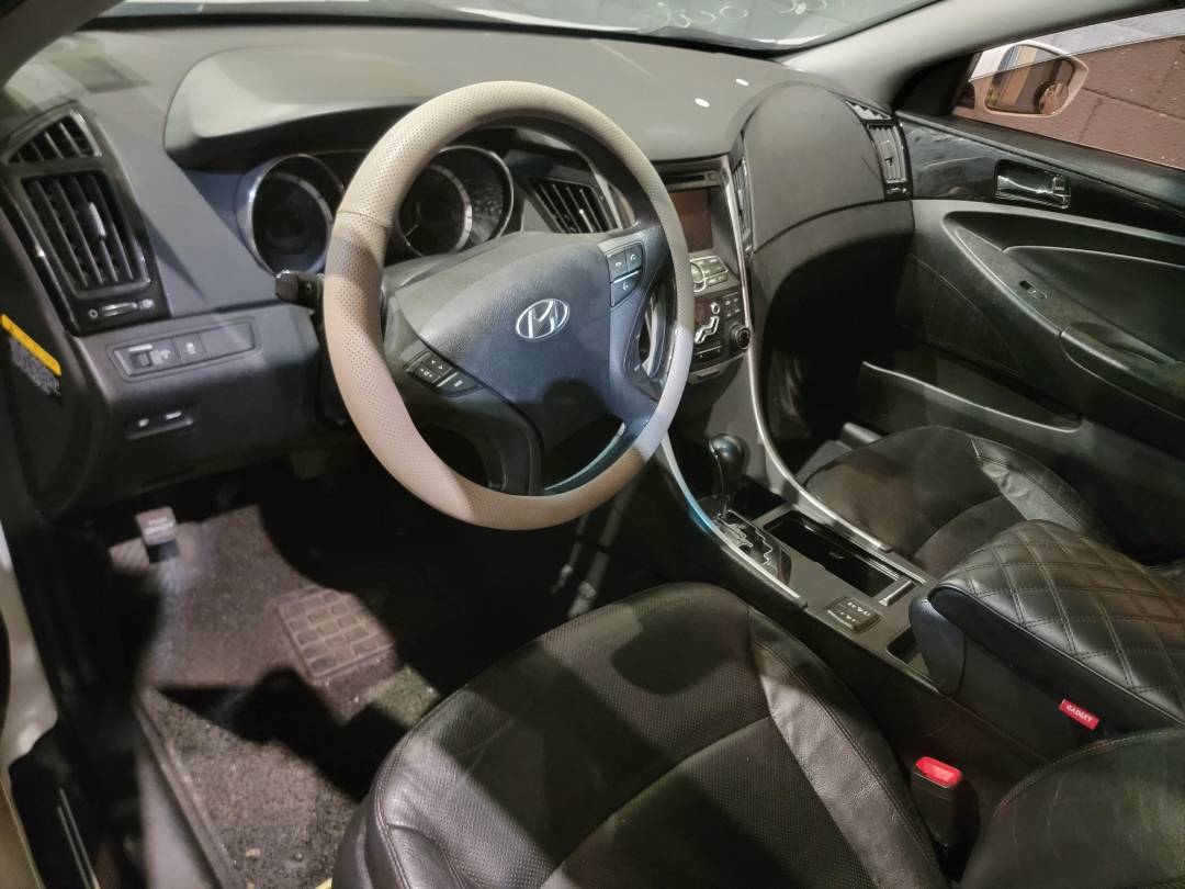 2010 HYUNDAI SONATA — 243023 KM — Lot 145073 — Main - Marhaba Auctions Used Cars - Image 7