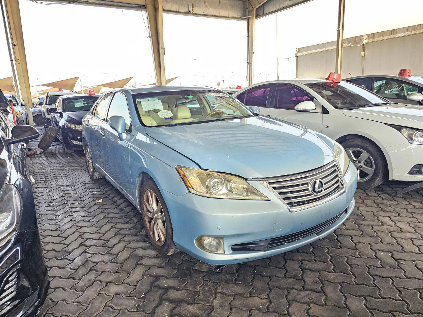 2010 LEXUS ES 350 — 201164 Miles — Lot A2347760 — Souq - Marhaba Auctions Used Cars - Image 4
