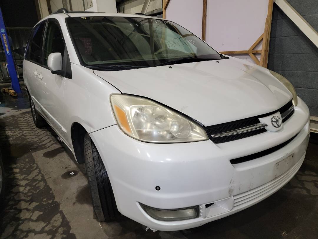 2005 TOYOTA SIENNA — 229918 Miles — Lot 37376141 - Marhaba Auctions Used Cars - Image 4
