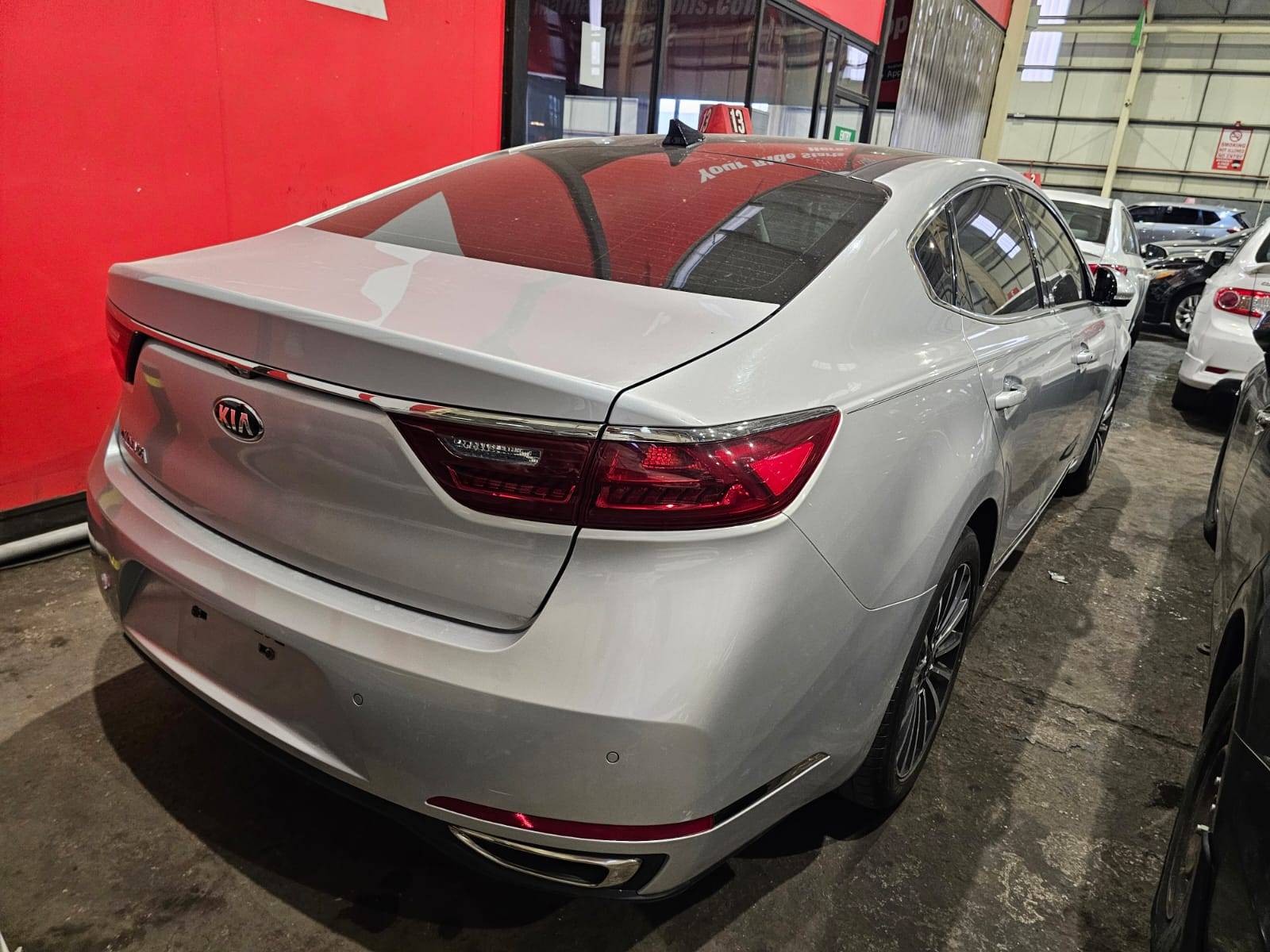 2017 KIA CADENZA — 194646 Miles — Lot 5090077 — Main - Marhaba Auctions Used Cars - Image 5