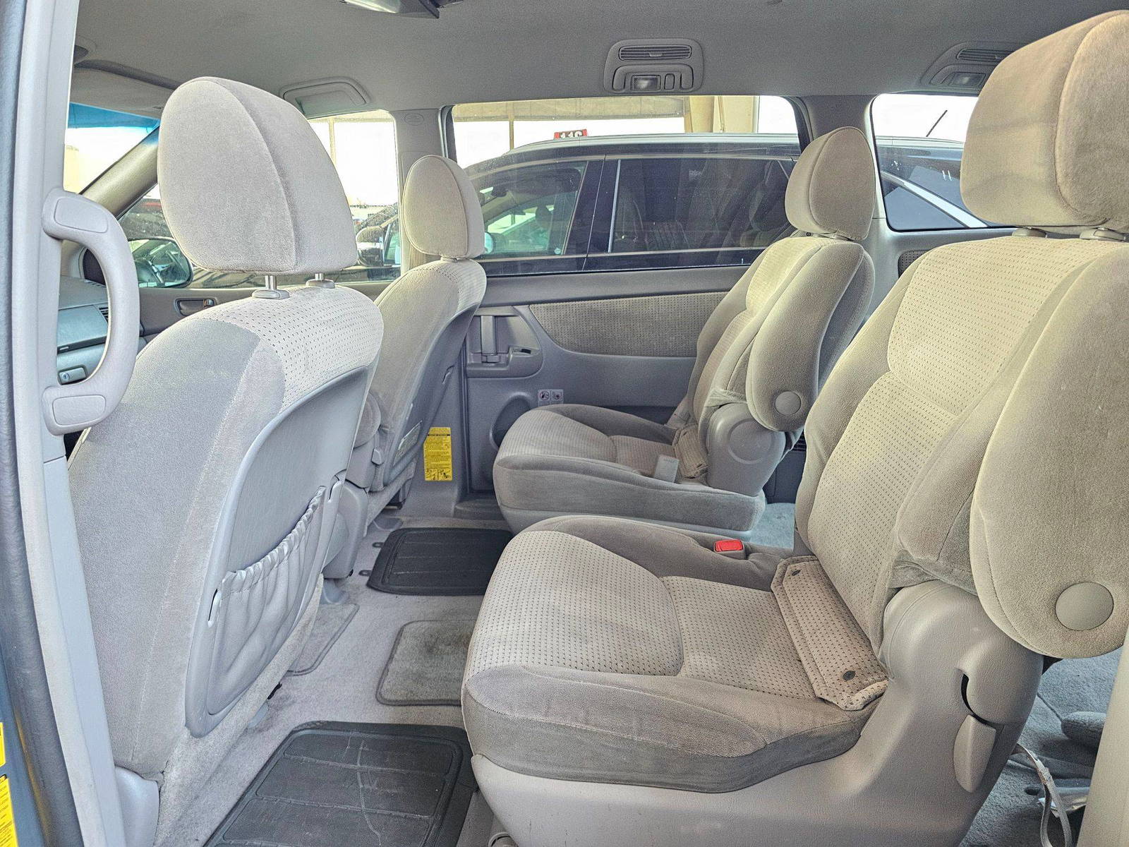 2010 TOYOTA SIENNA — 212063 Miles — Lot S312739 — Souq - Marhaba Auctions Used Cars - Image 7