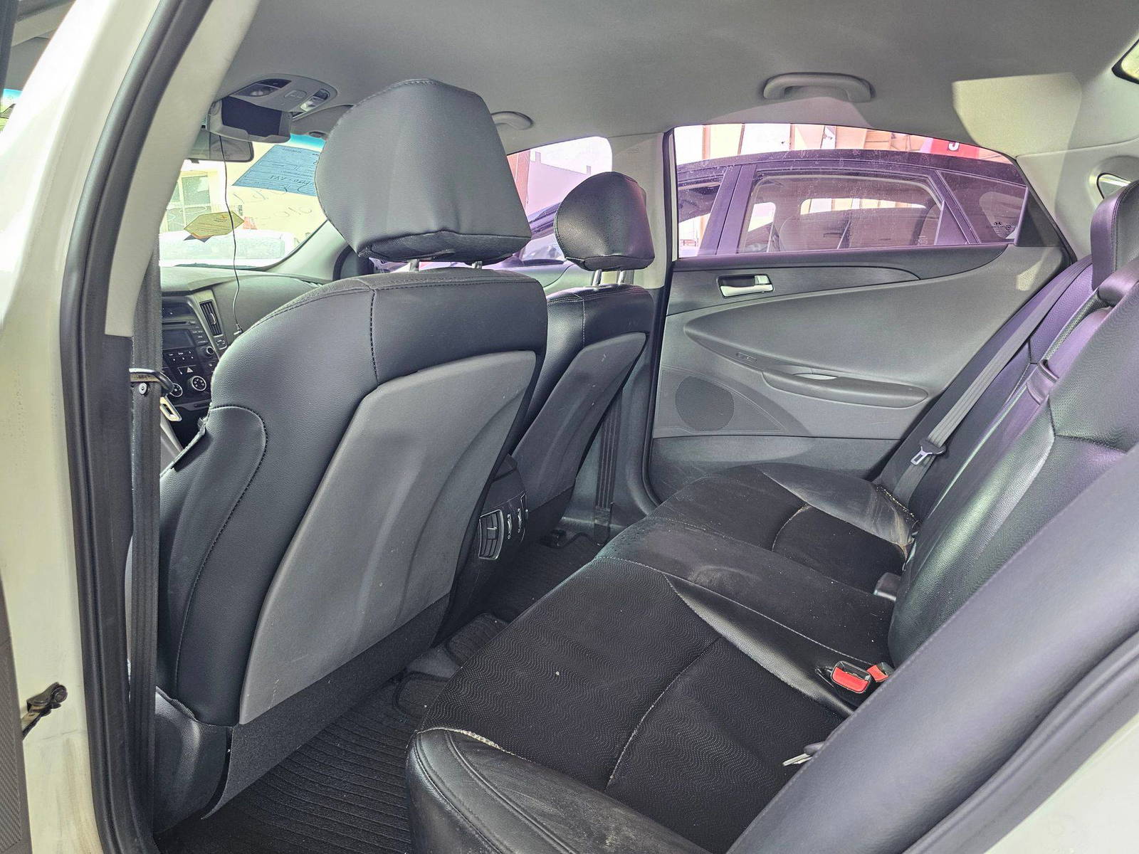 2013 HYUNDAI SONATA — 259433 KM — Lot 481571 — Souq - Marhaba Auctions Used Cars - Image 6