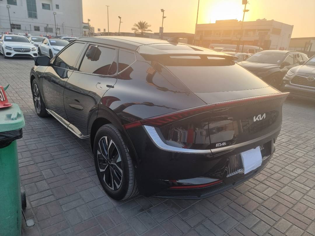 2024 KIA EV6 — 34728 KM — Lot 5618824 — Ind. 12 - Marhaba Auctions Used Cars - Image 4