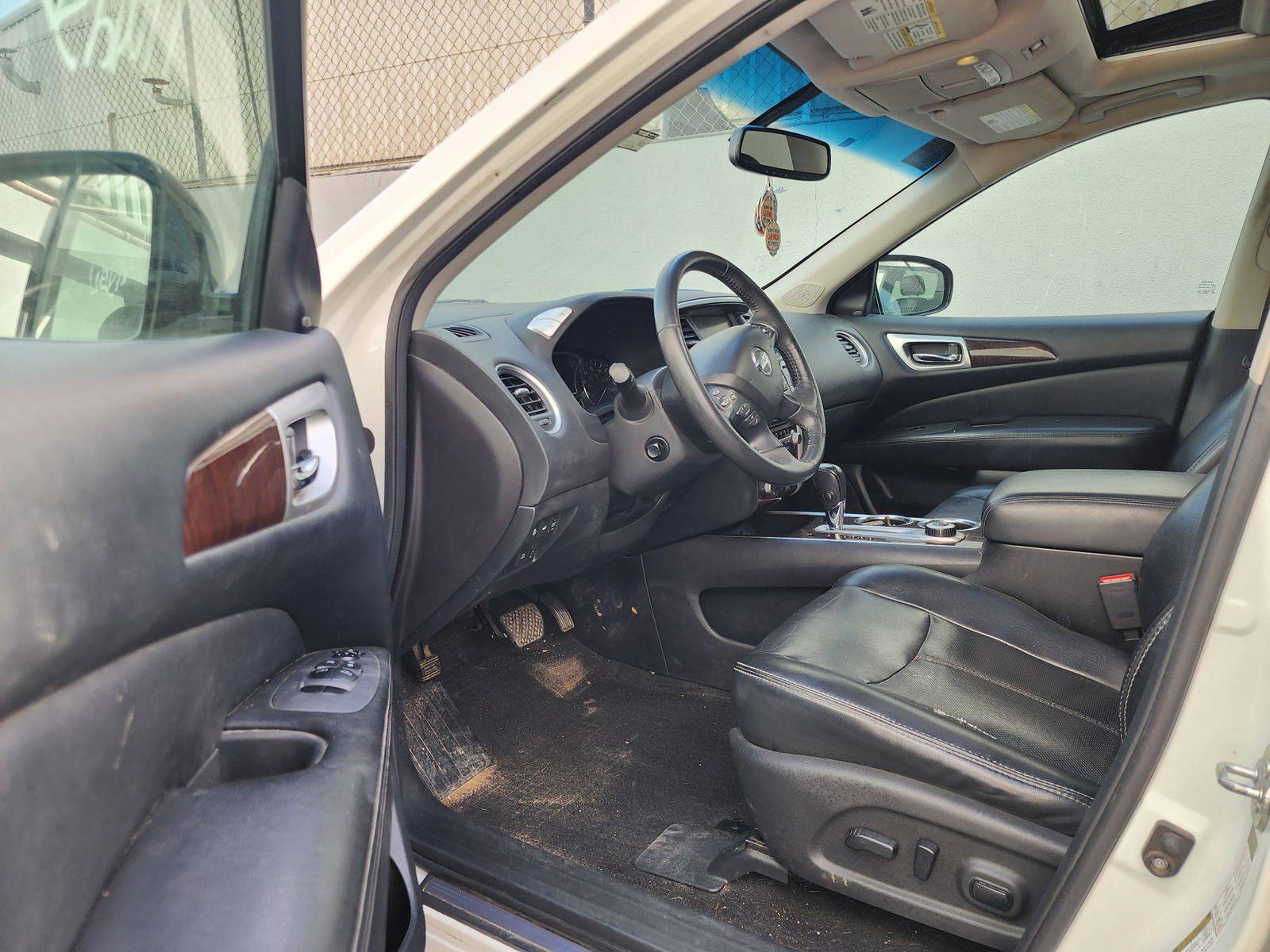 2015 NISSAN PATHFINDER — 161832 Miles — Lot 1216645 — Souq - Marhaba Auctions Used Cars - Image 10