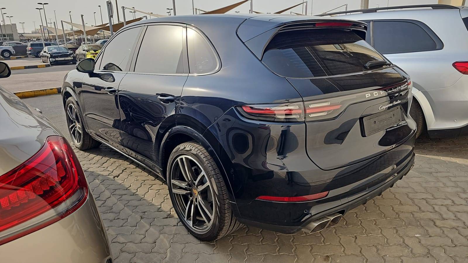 2023 PORSCHE Cayenne — 28801 KM — Lot PDA33102 — Souq - Marhaba Auctions Used Cars - Image 7