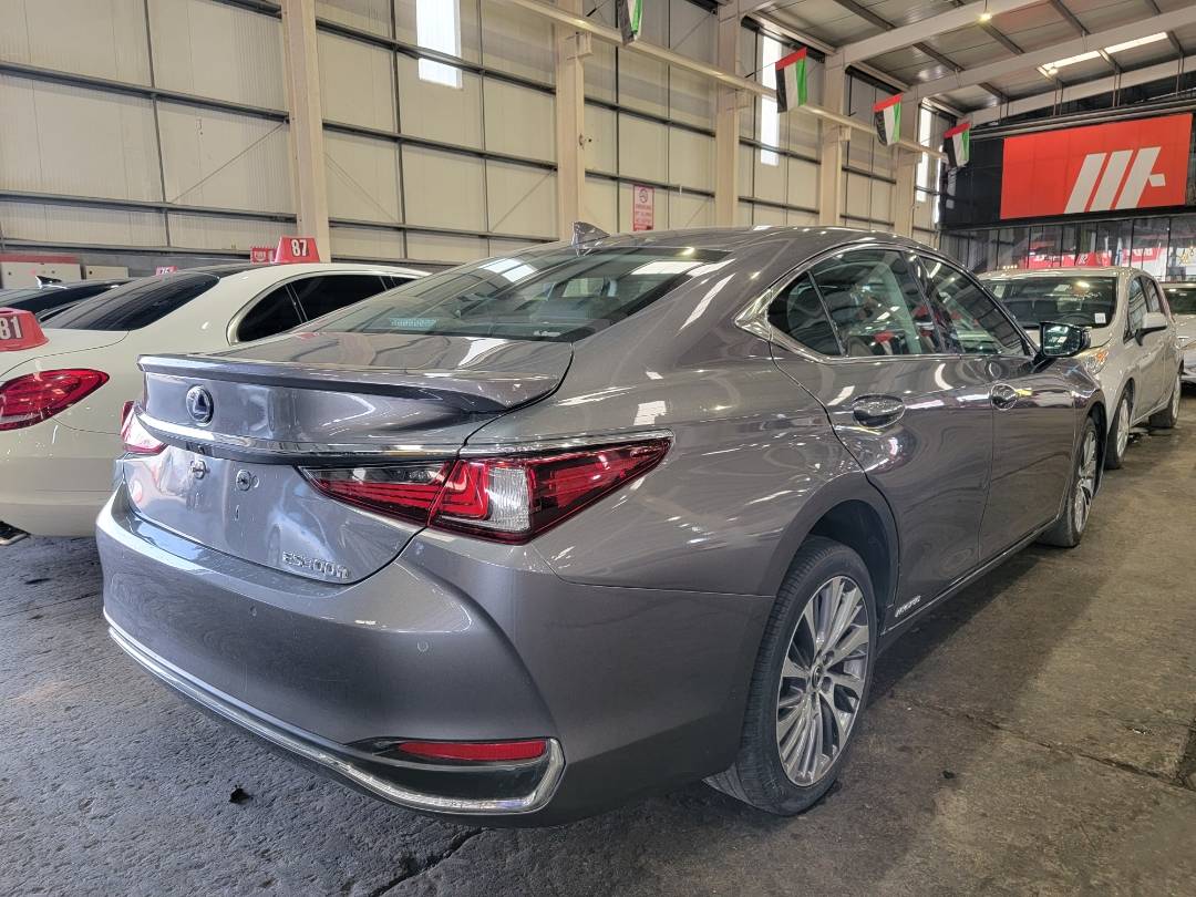 2021 LEXUS ES 300H — 143094 KM — Lot 3MU003938 — Main - Marhaba Auctions Used Cars - Image 3