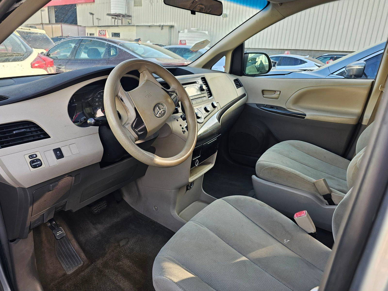TOYOTA SIENNA 2011 - Marhaba Auction Used Cars - Image 8