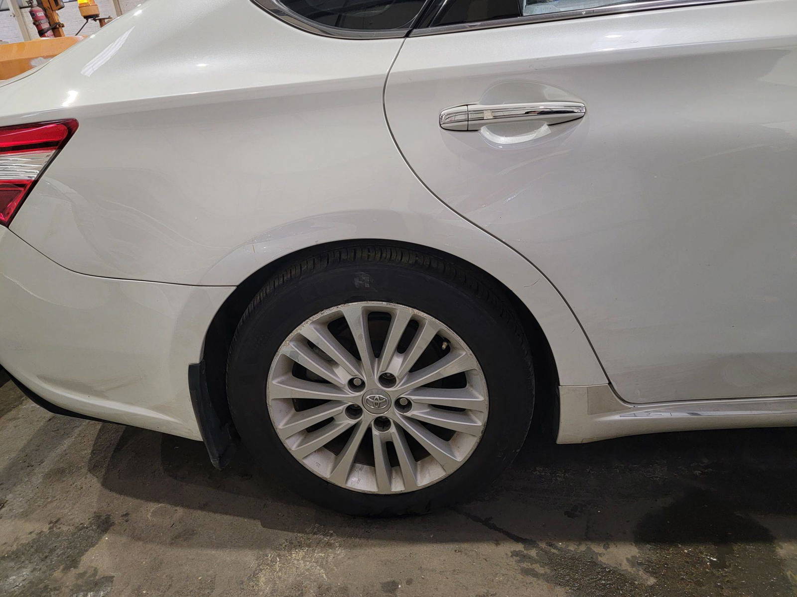 TOYOTA AVALON 2013 - Marhaba Auction Used Cars - Image 12