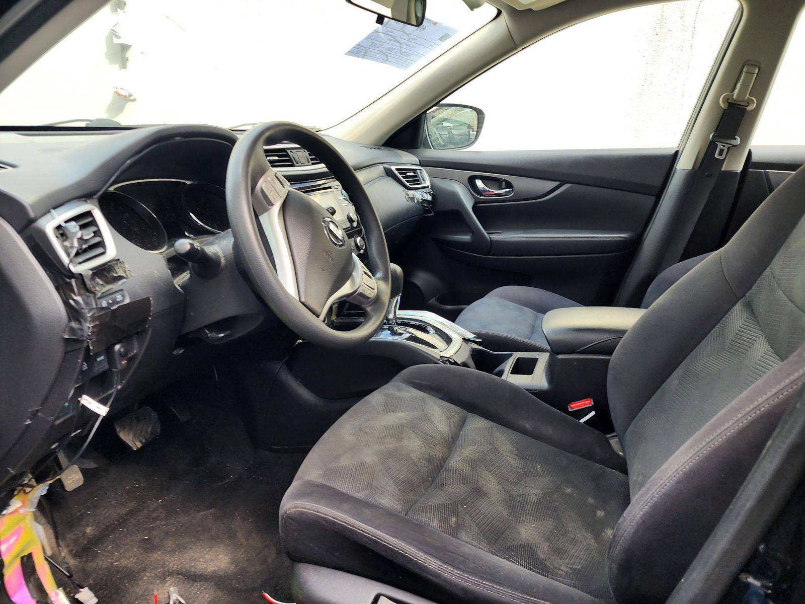 2016 NISSAN ROGUE — 140237 Miles — Lot 14463 — Al Quoz - Marhaba Auctions Used Cars - Image 6