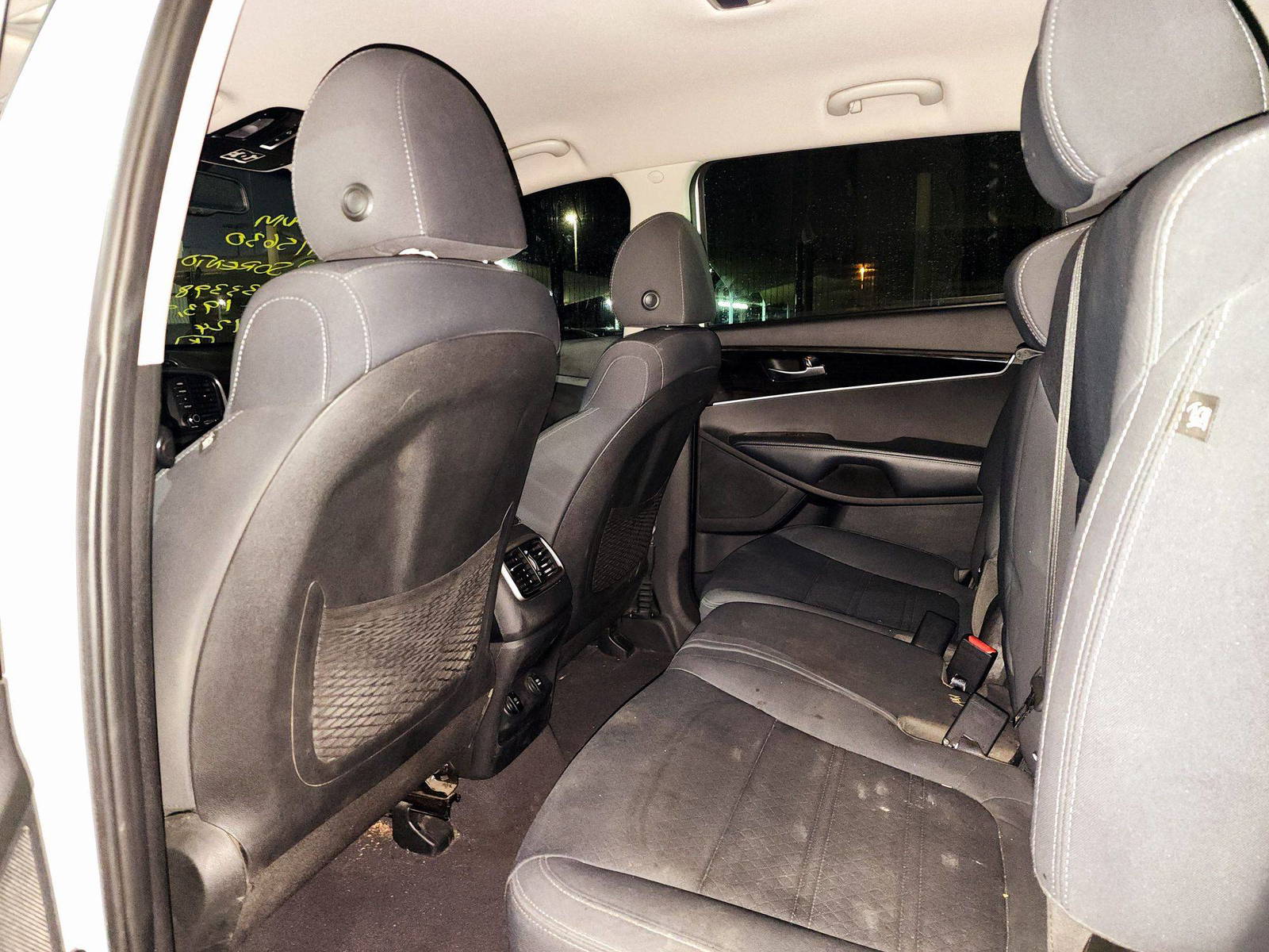 2019 KIA SORENTO — 193901 KM — Lot 12115630 — Souq - Marhaba Auctions Used Cars - Image 6