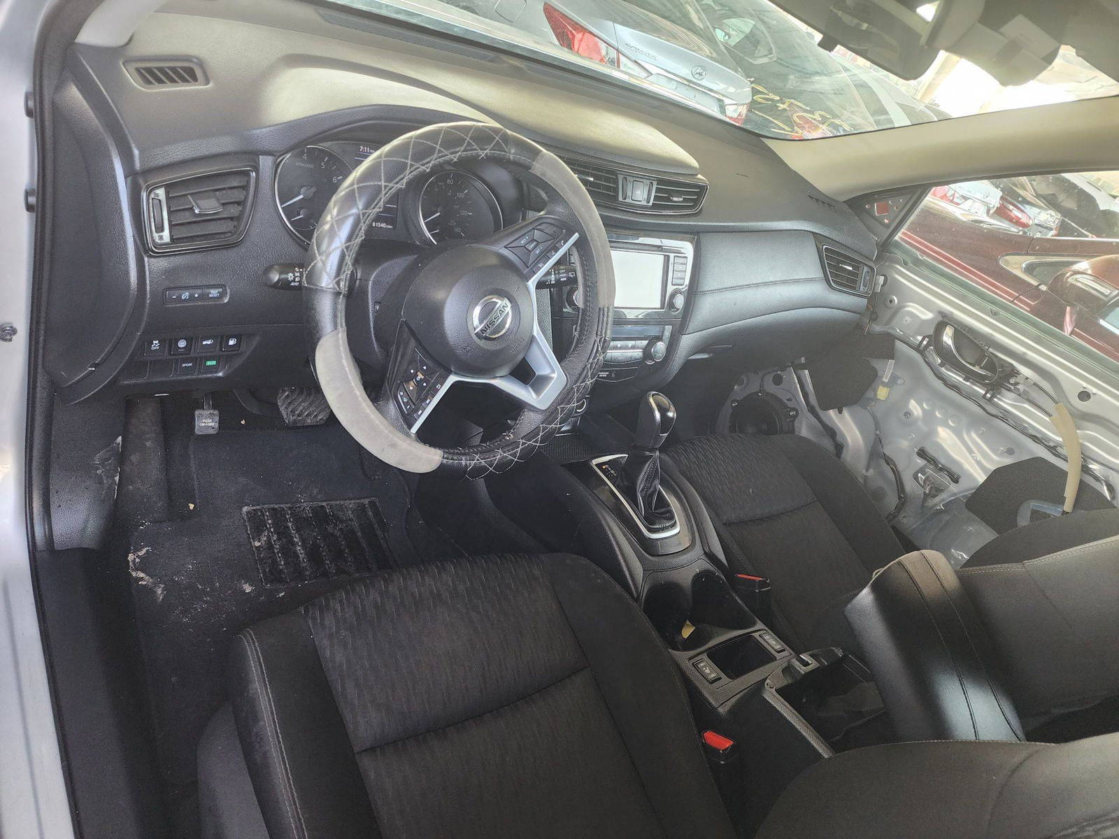 2019 NISSAN ROGUE — 81540 Miles — Lot 37517375 - Marhaba Auctions Used Cars - Image 4