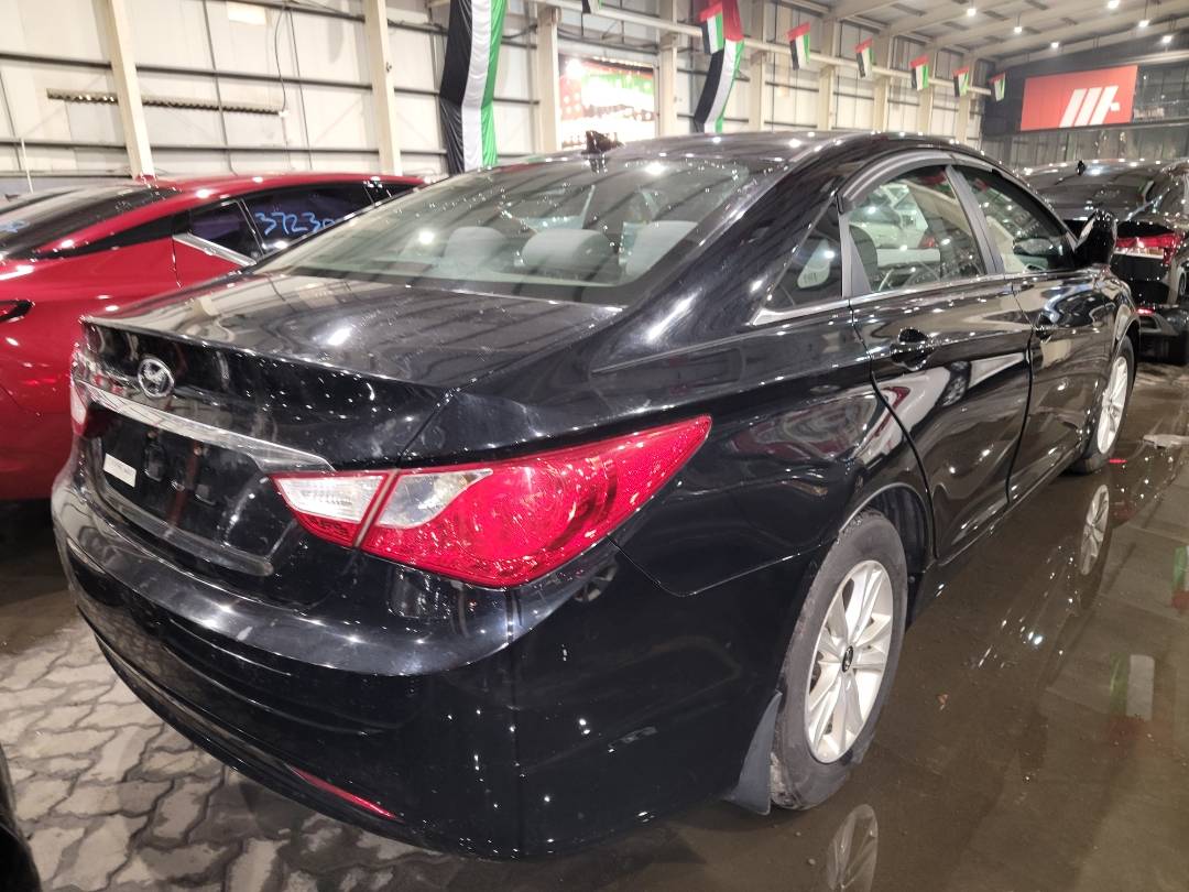 2012 HYUNDAI SONATA — 185804 Miles — Lot 37612669 - Marhaba Auctions Used Cars - Image 4