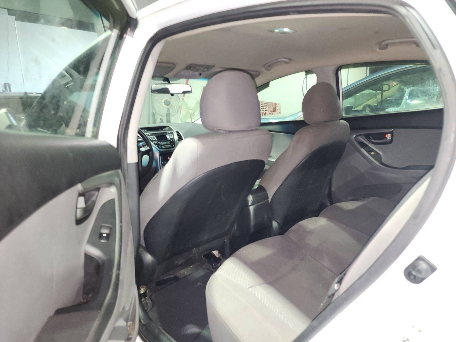 2015 HYUNDAI ELANTRA — 132960 Miles — Lot 80317904 — Al Quoz - Marhaba Auctions Used Cars - Image 7