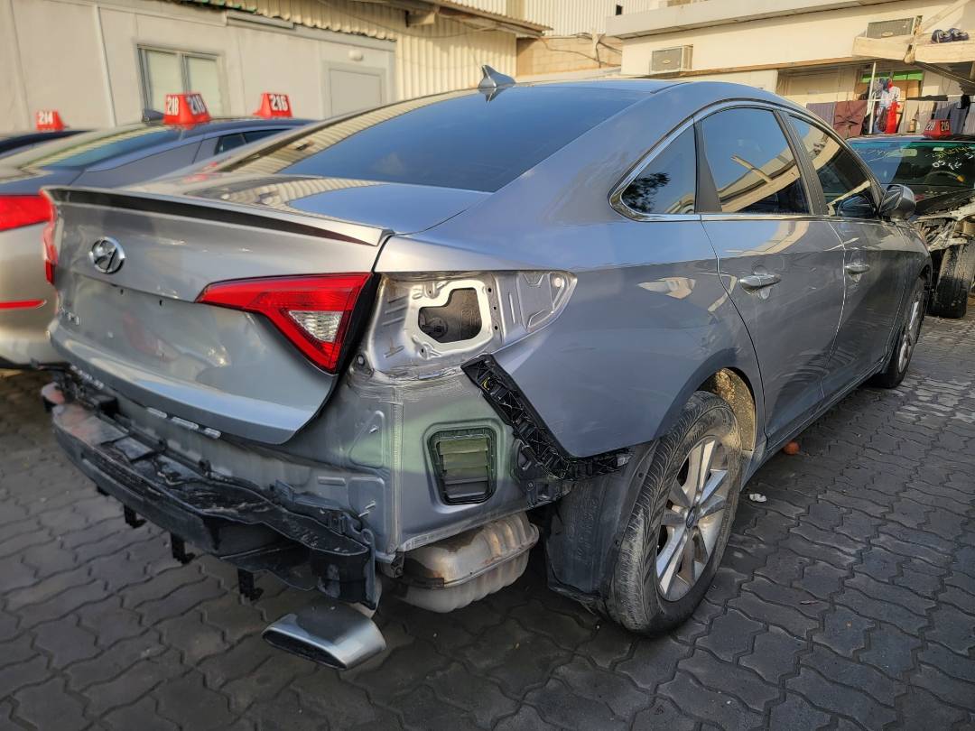 2015 HYUNDAI SONATA — 118029 Miles — Lot 70702193 - Marhaba Auctions Used Cars - Image 4