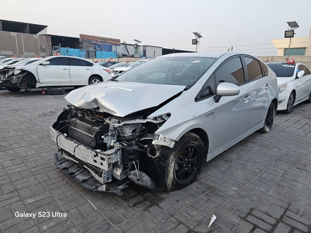 2015 TOYOTA PRIUS — 144250 Miles — Lot F0472017 — Souq - Marhaba Auctions Used Cars - Image 4