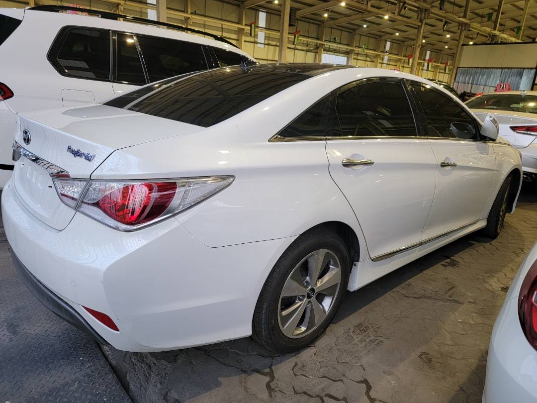 HYUNDAI SONATA 2012 - Marhaba Auction Used Cars - Image 4