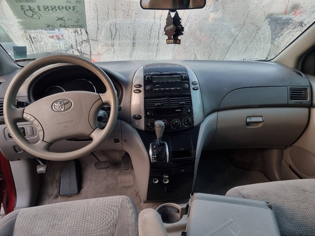 2008 TOYOTA SIENNA — 231729 Miles — Lot 125487 — Souq - Marhaba Auctions Used Cars - Image 8
