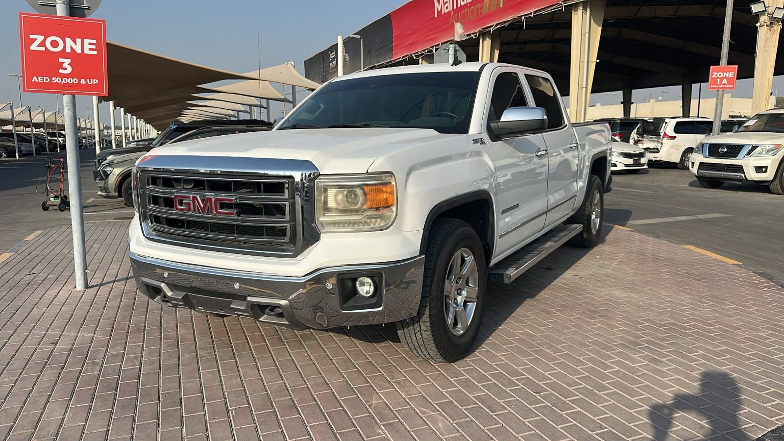 2014 GMC SIERRA — 307349 KM — Lot 4EG170724 — Souq - Marhaba Auctions Used Cars - Image 4